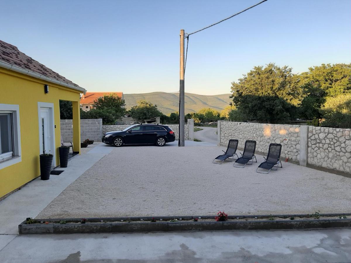 Ferienhaus Karlo Pridraga Bagian luar foto