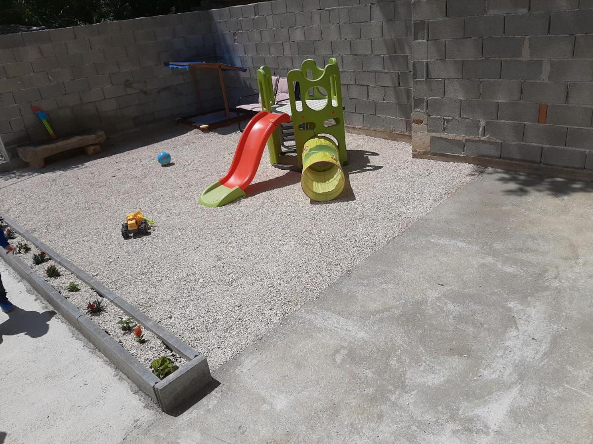 Ferienhaus Karlo Pridraga Bagian luar foto